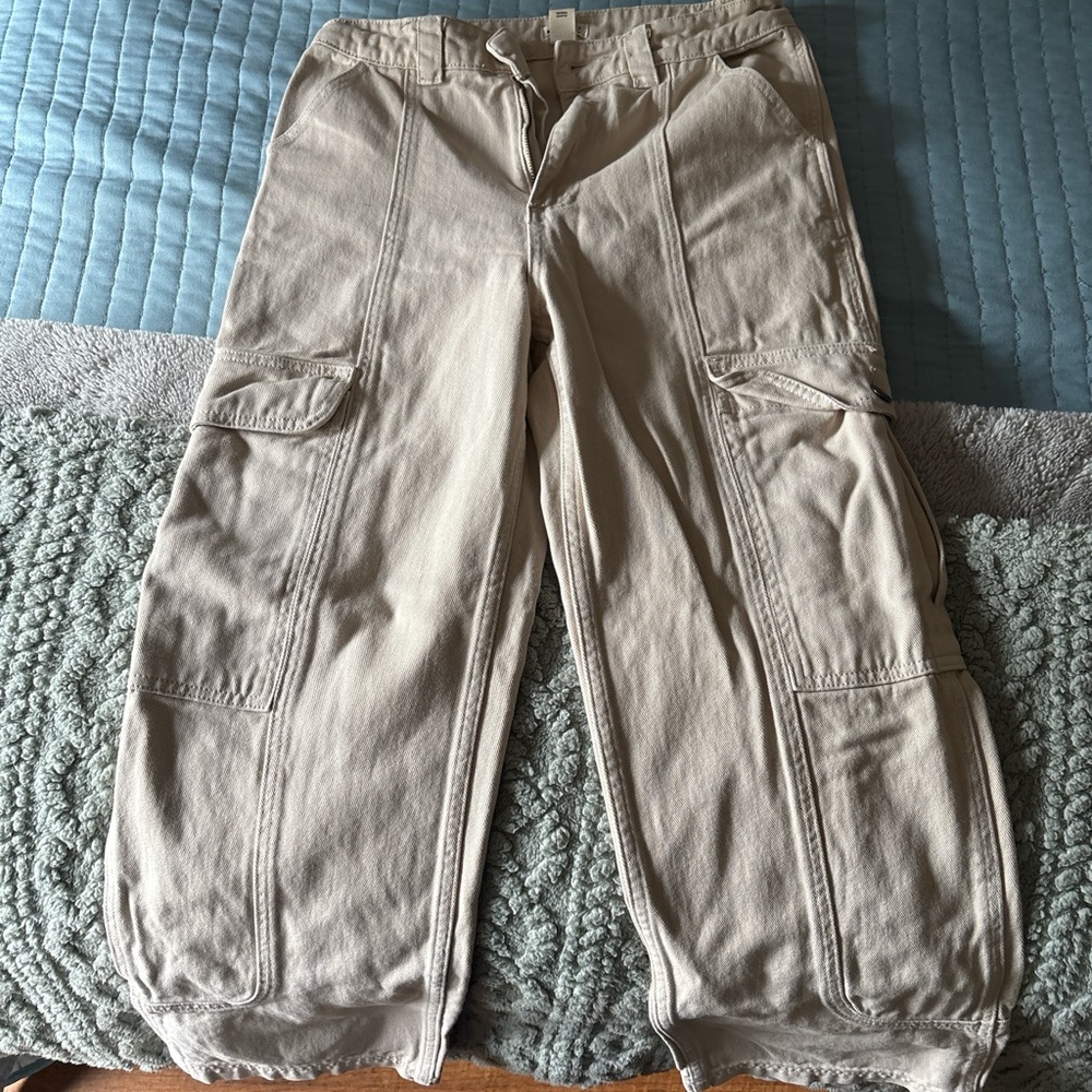 Billabong women’s off white cargo pants